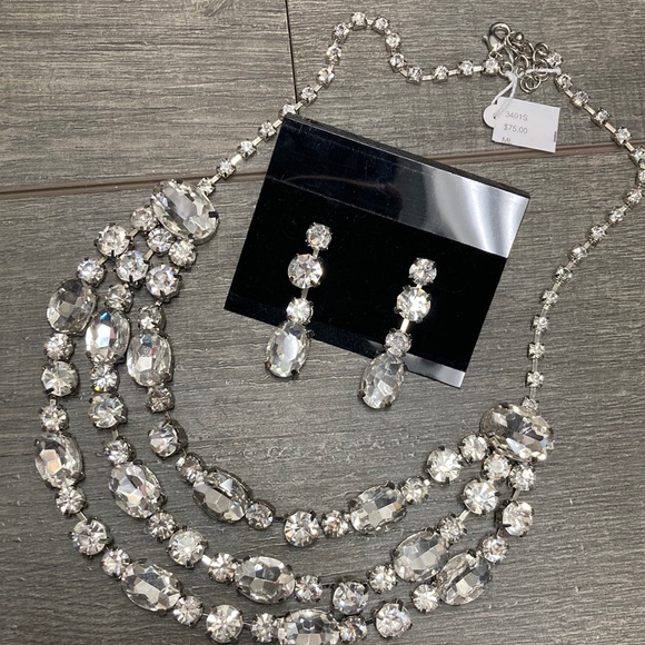 Jewelry - Matching Earrings and Necklace